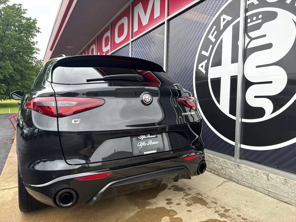 Used 2023 Alfa Romeo Stelvio Veloce AWD/4WD image 12