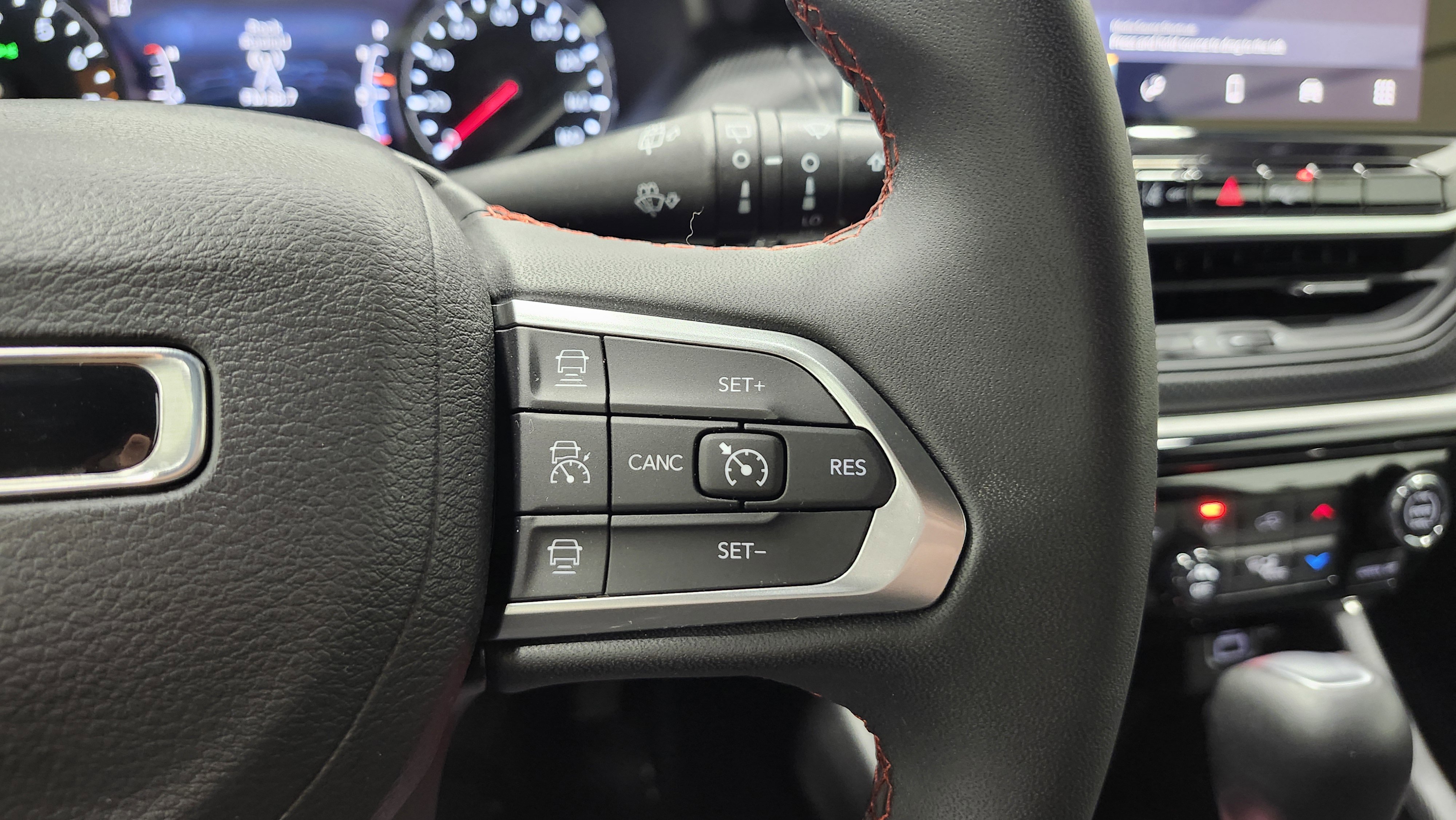 Used 2025 Jeep Compass Trailhawk image 34