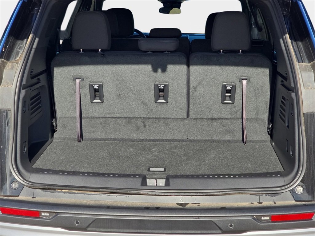 New 2025 GMC Acadia Elevation image 13