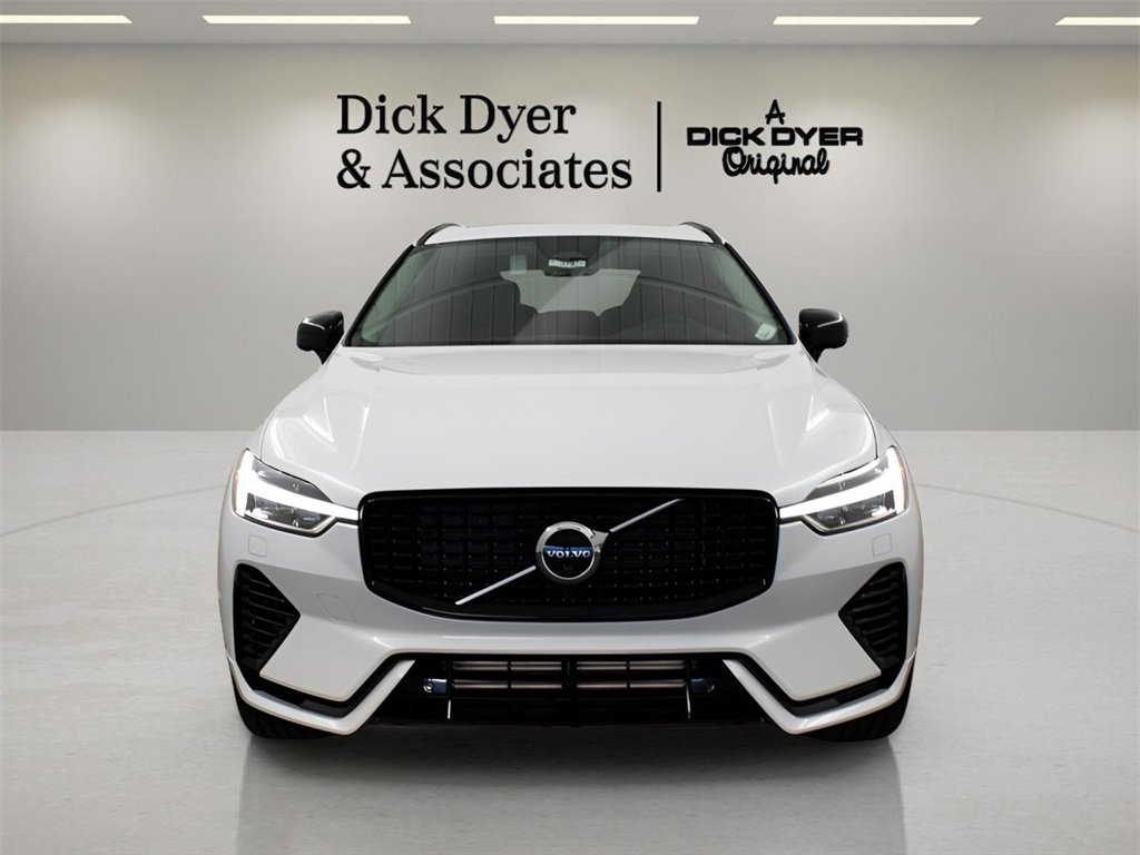 Used 2025 Volvo XC60 T8 Plus w/ Protection Package Premier image 2