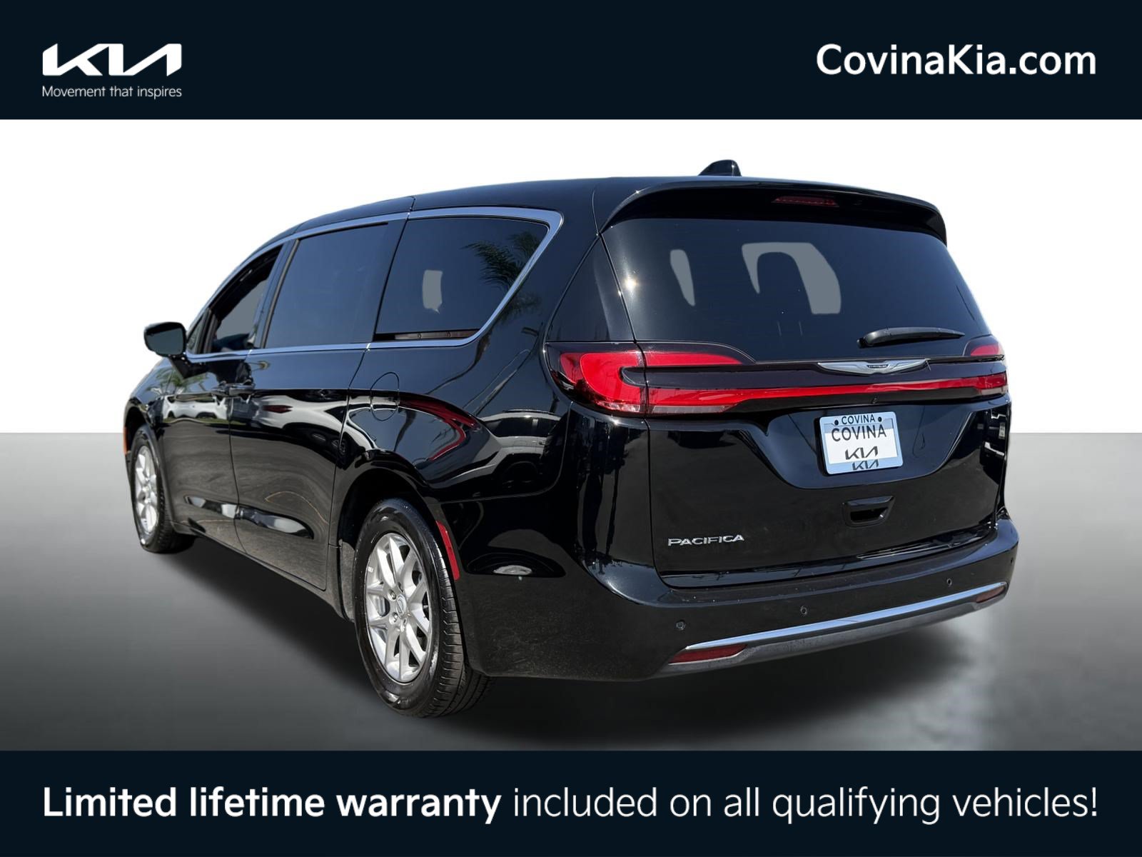 Used 2025 Chrysler Pacifica Select FWD image 6