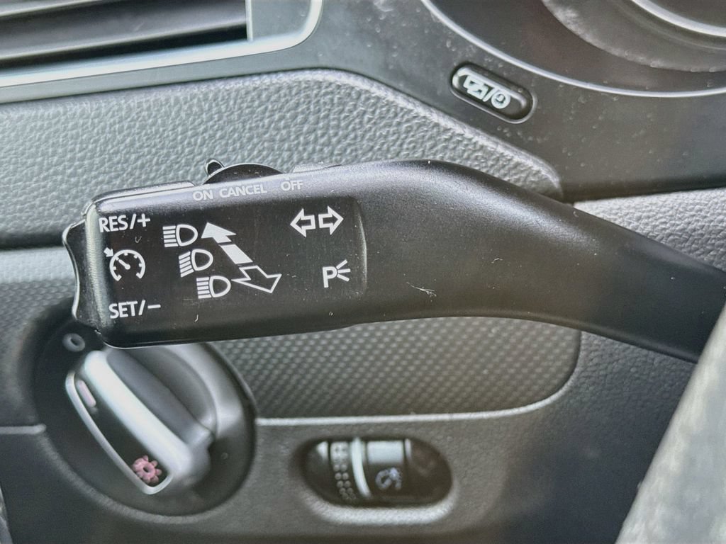 Used 2012 Volkswagen Jetta SE FWD image 12
