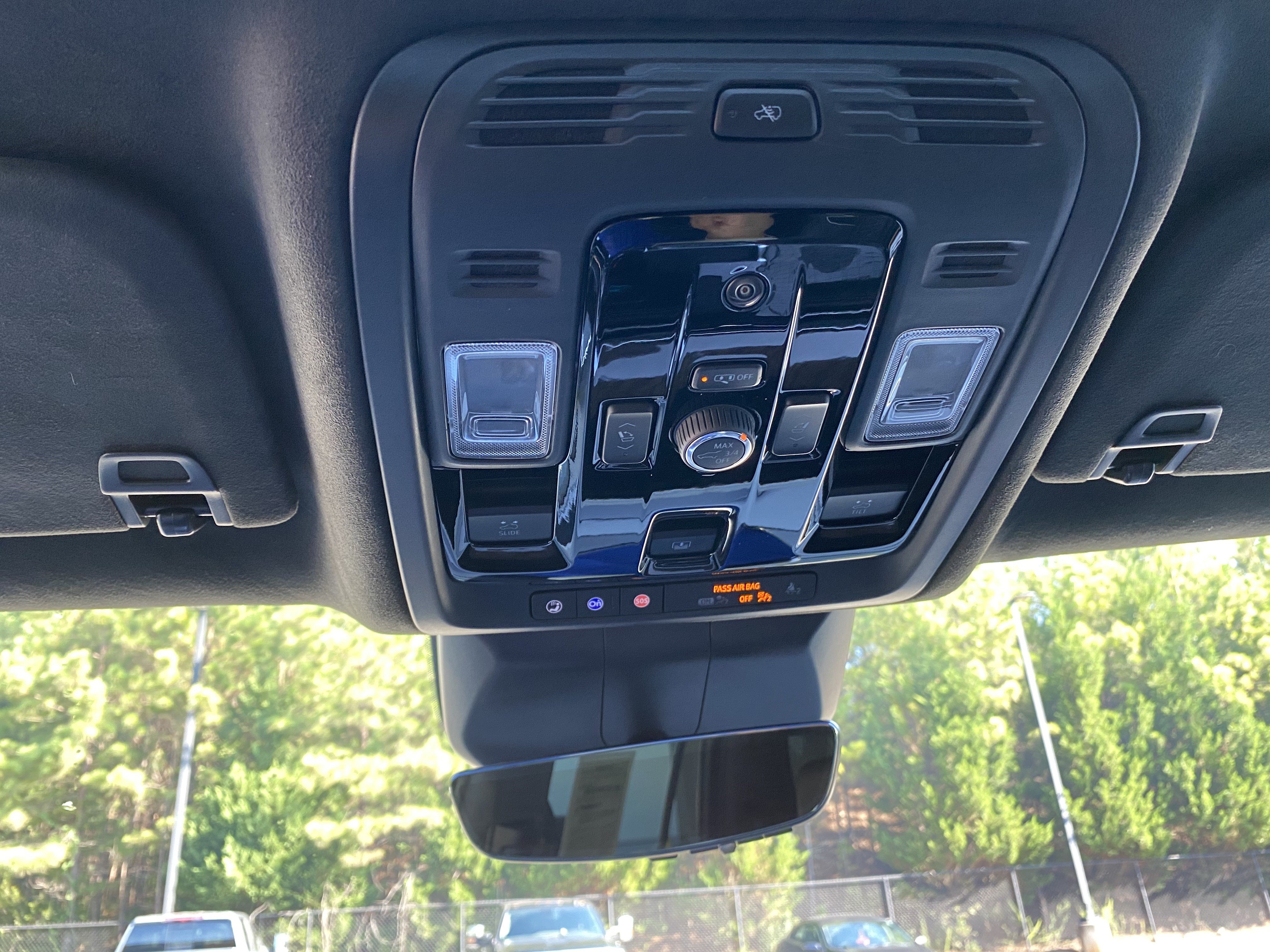 Used 2025 Cadillac Escalade Sport Platinum w/ LPO, Floor Liner Package AWD/4WD image 32