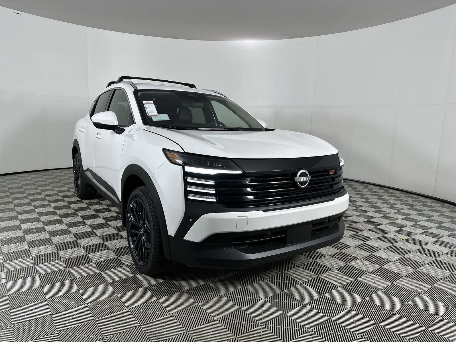 New 2025 Nissan Kicks SR image 4