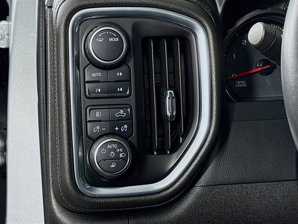 Used 2022 Chevrolet Silverado 2500 LTZ w/ LTZ Plus Package image 11