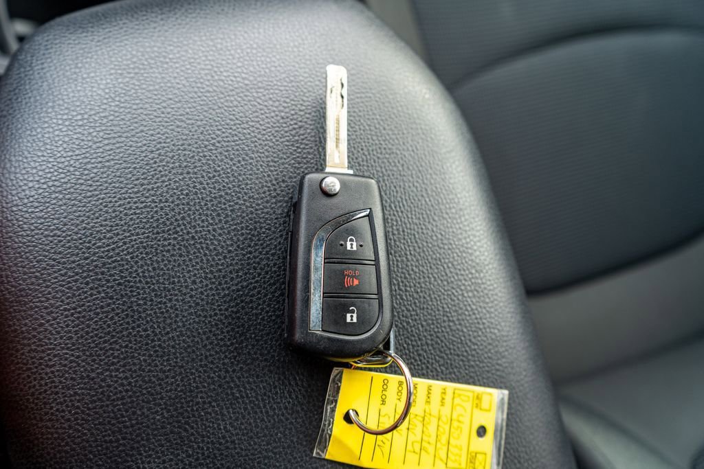 Used 2024 Toyota RAV4 LE AWD/4WD image 36