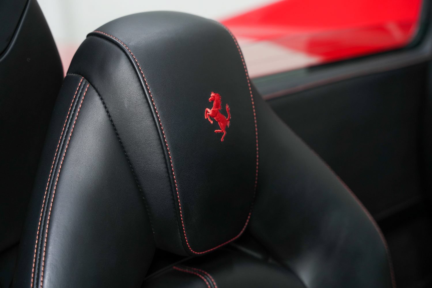 Used 2023 Ferrari F8 Tributo RWD image 31