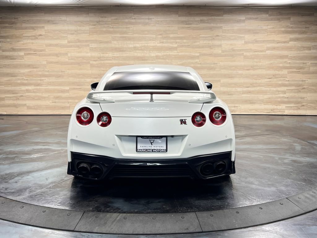 Used 2020 Nissan GT-R Premium w/ Premium Interior Package image 23