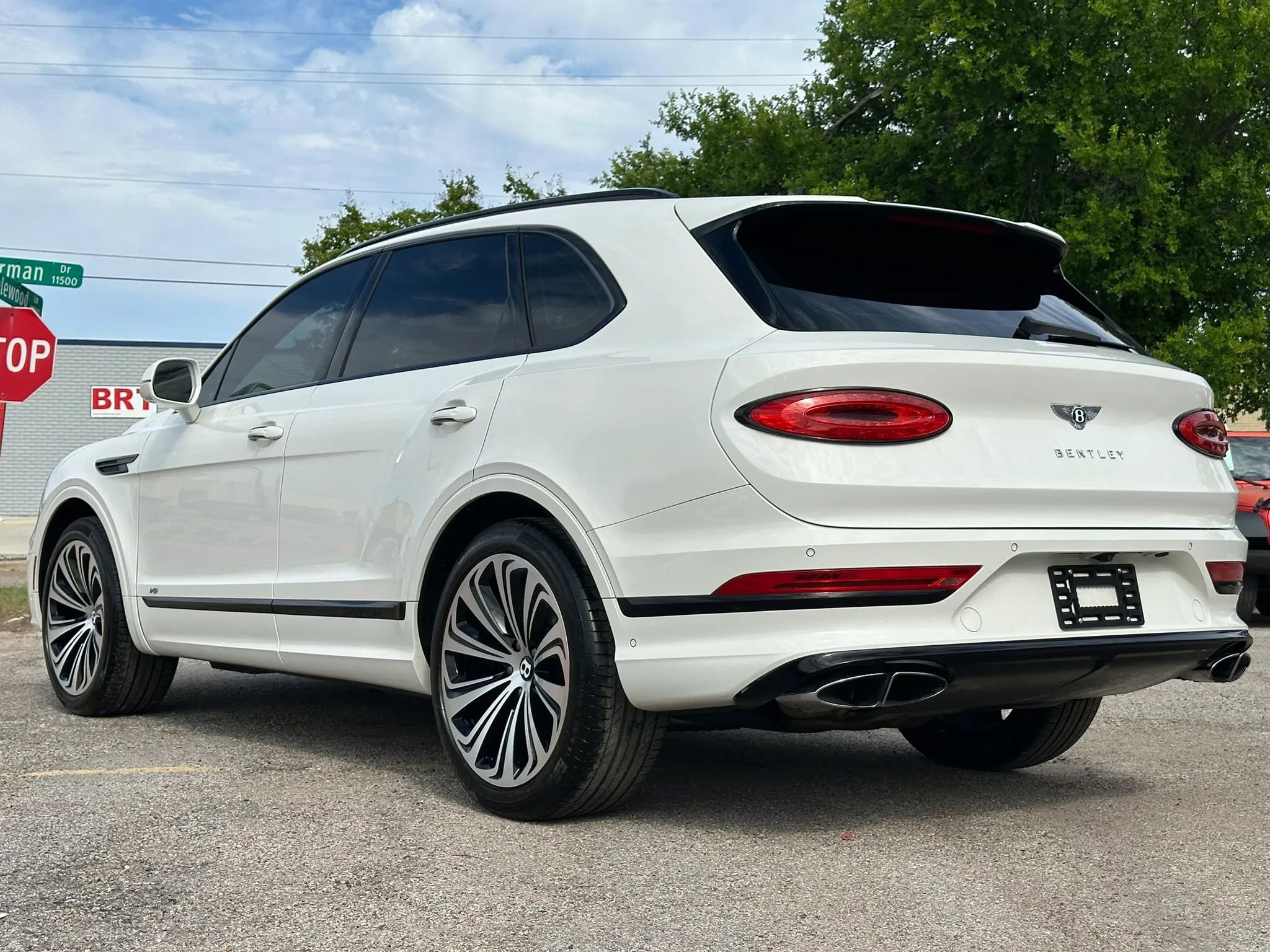 Used 2021 Bentley Bentayga AWD/4WD image 6
