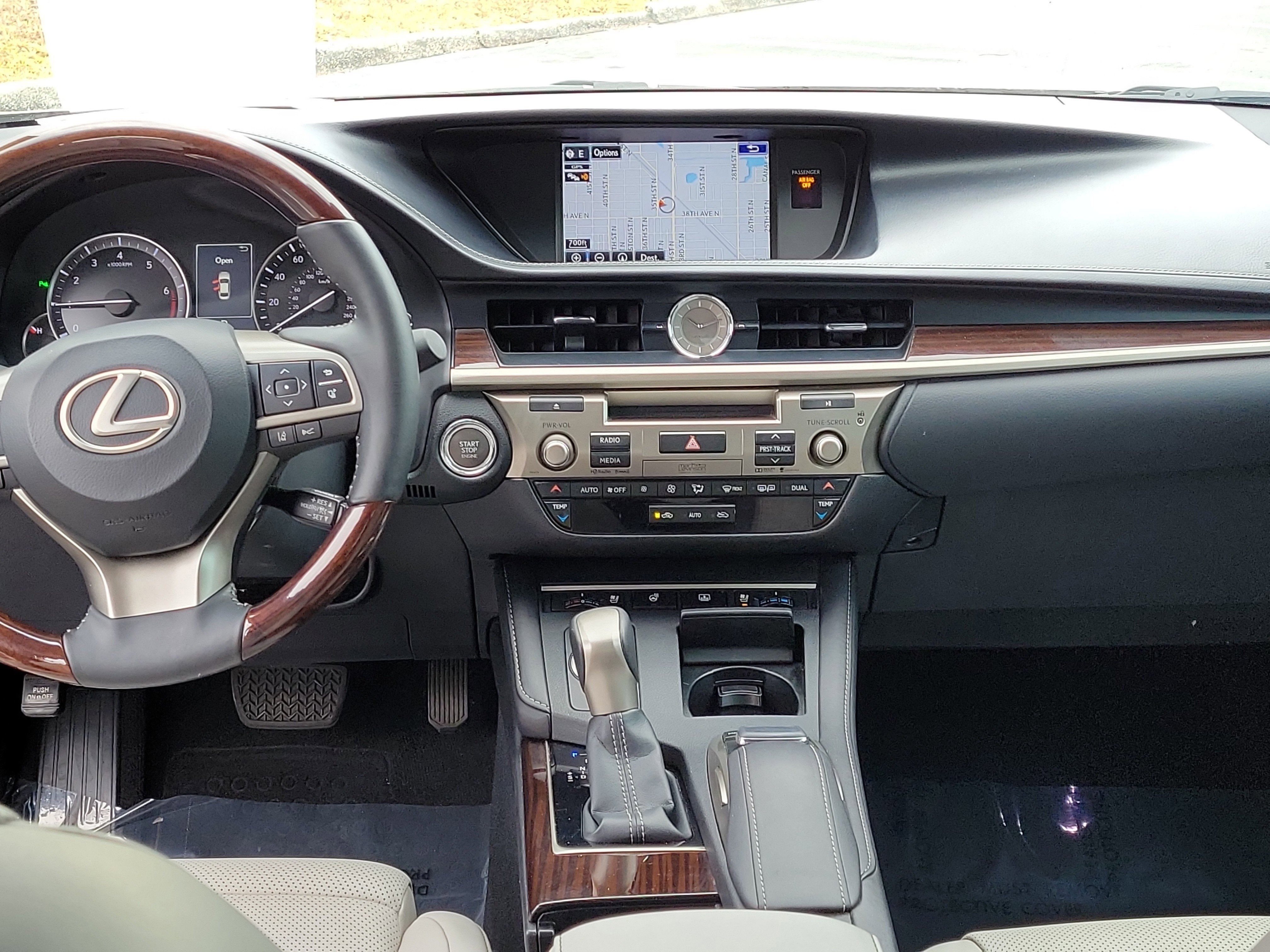 Used 2016 Lexus ES 350 w/ Ultra Luxury Package image 16