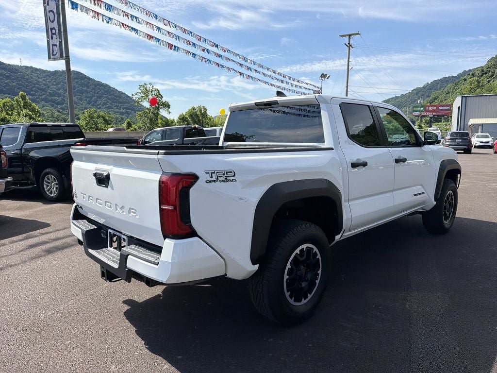 Used 2024 Toyota Tacoma TRD Off-Road AWD/4WD image 4