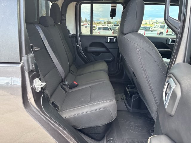 Used 2021 Jeep Gladiator Overland AWD/4WD image 24