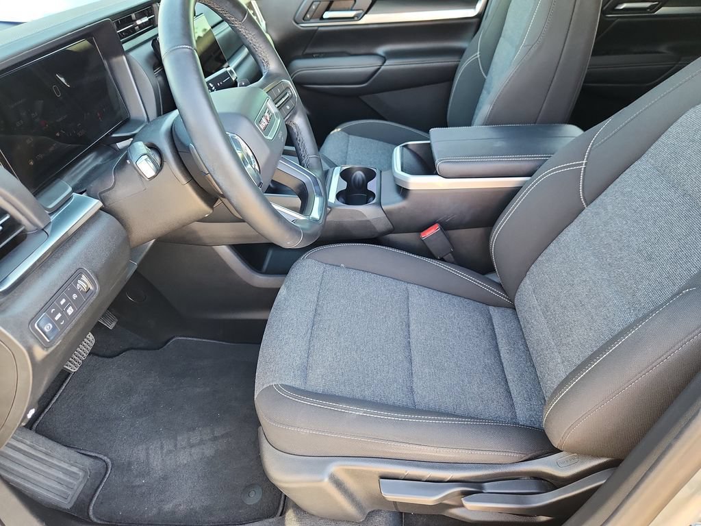 Used 2025 GMC Terrain Elevation AWD/4WD image 8
