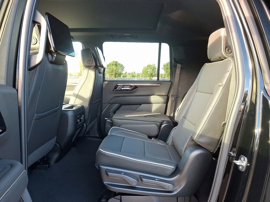 New 2026 Chevrolet Suburban Premier image 5
