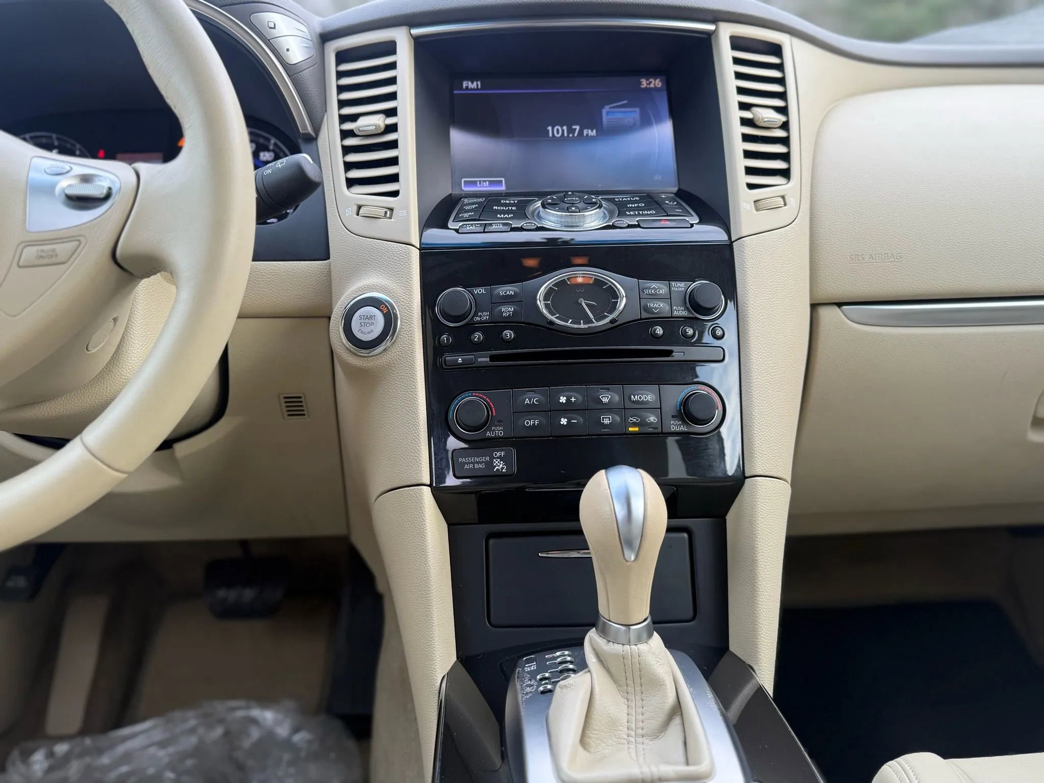 Used 2016 INFINITI QX70 3.7 Sport Utility 4D w/ Premium Package image 21