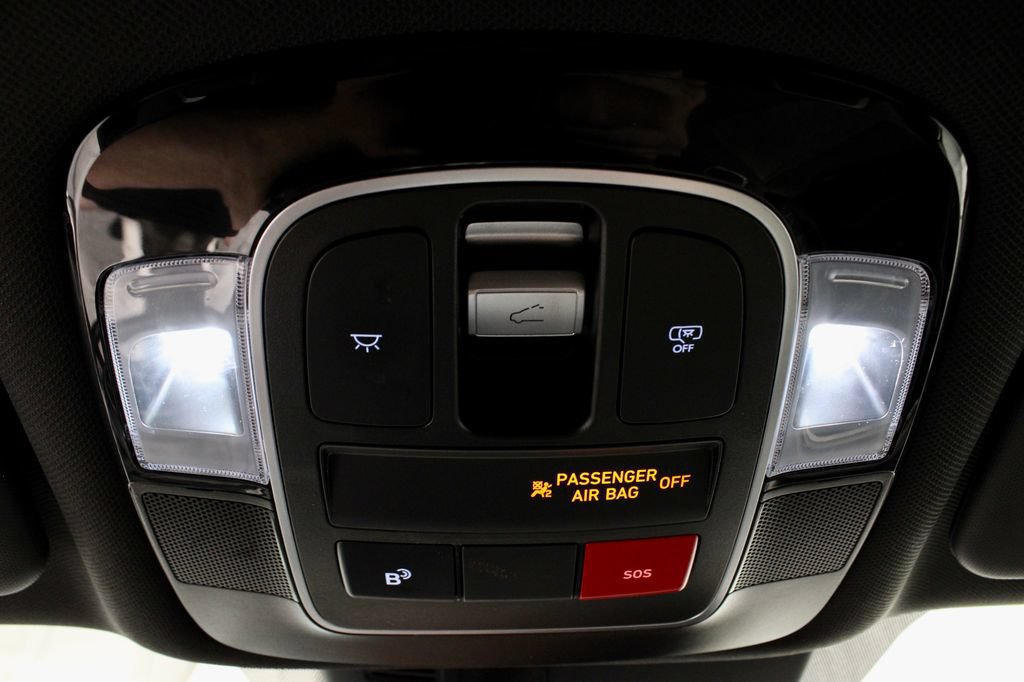 Used 2025 Hyundai Santa Cruz Limited AWD/4WD image 37