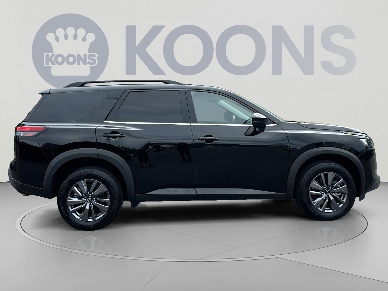 Used 2025 Nissan Pathfinder SV AWD/4WD image 12