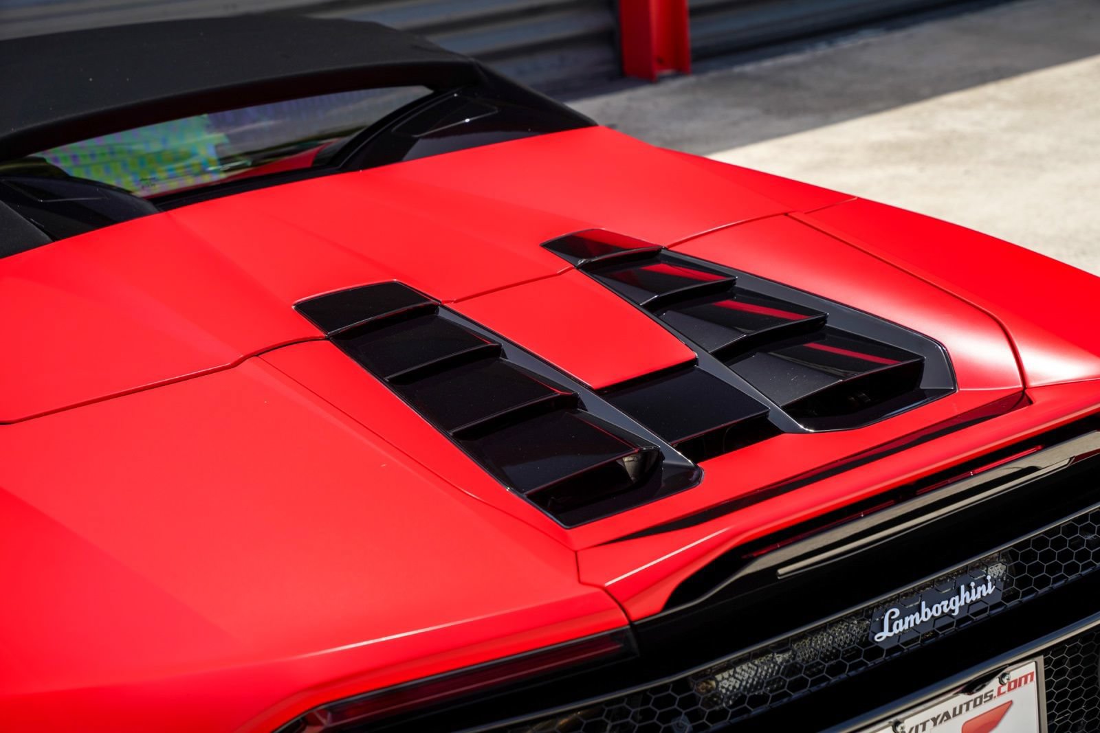 Used 2022 Lamborghini Huracan EVO RWD image 9