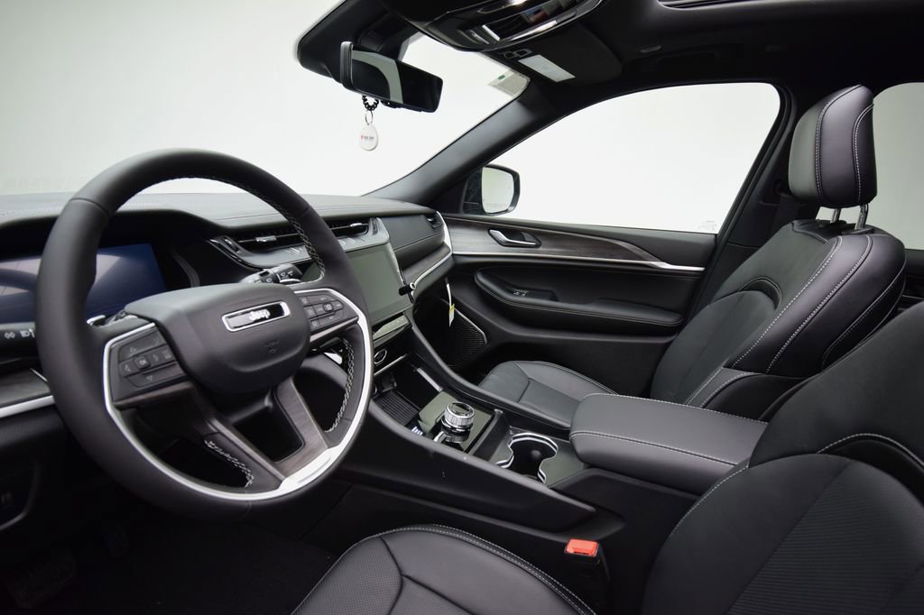 New 2026 Jeep Grand Cherokee L Limited image 35