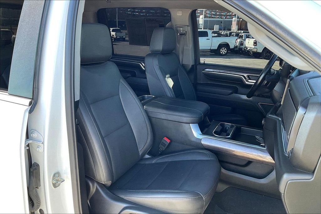 Used 2024 Chevrolet Silverado 2500 LTZ w/ LTZ Convenience Package image 7