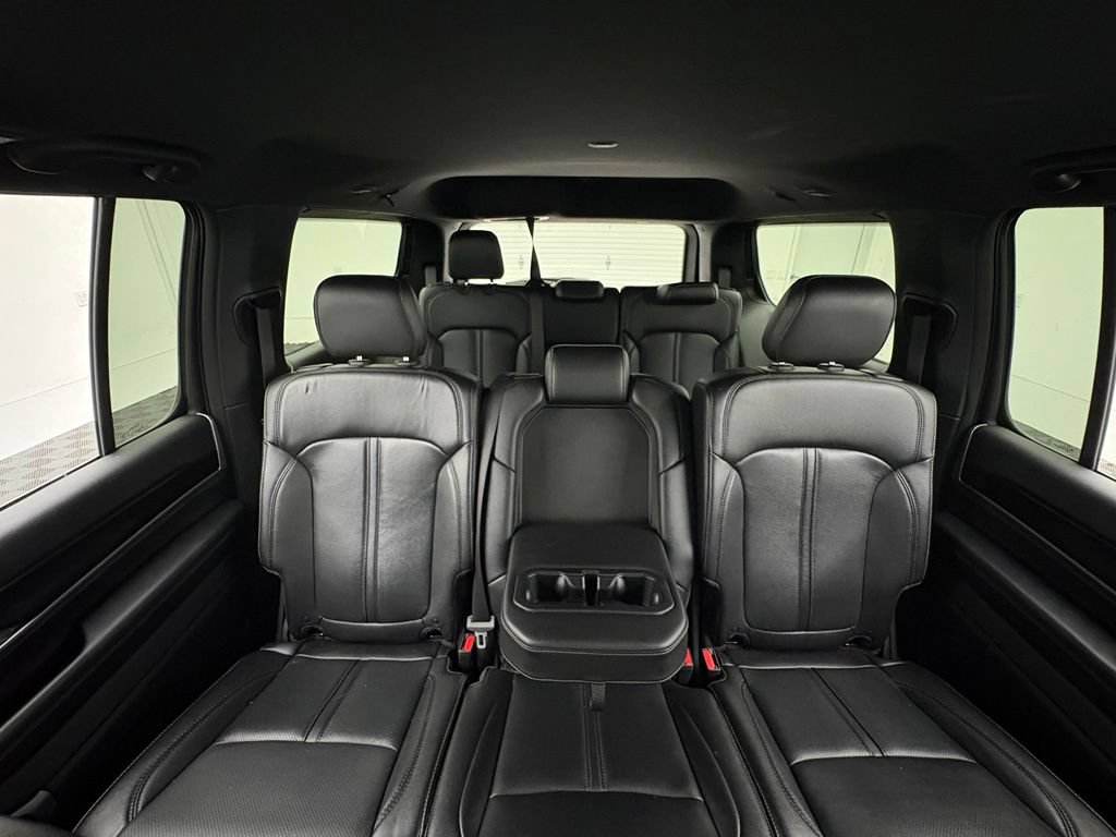 Used 2023 Jeep Wagoneer 4WD image 37
