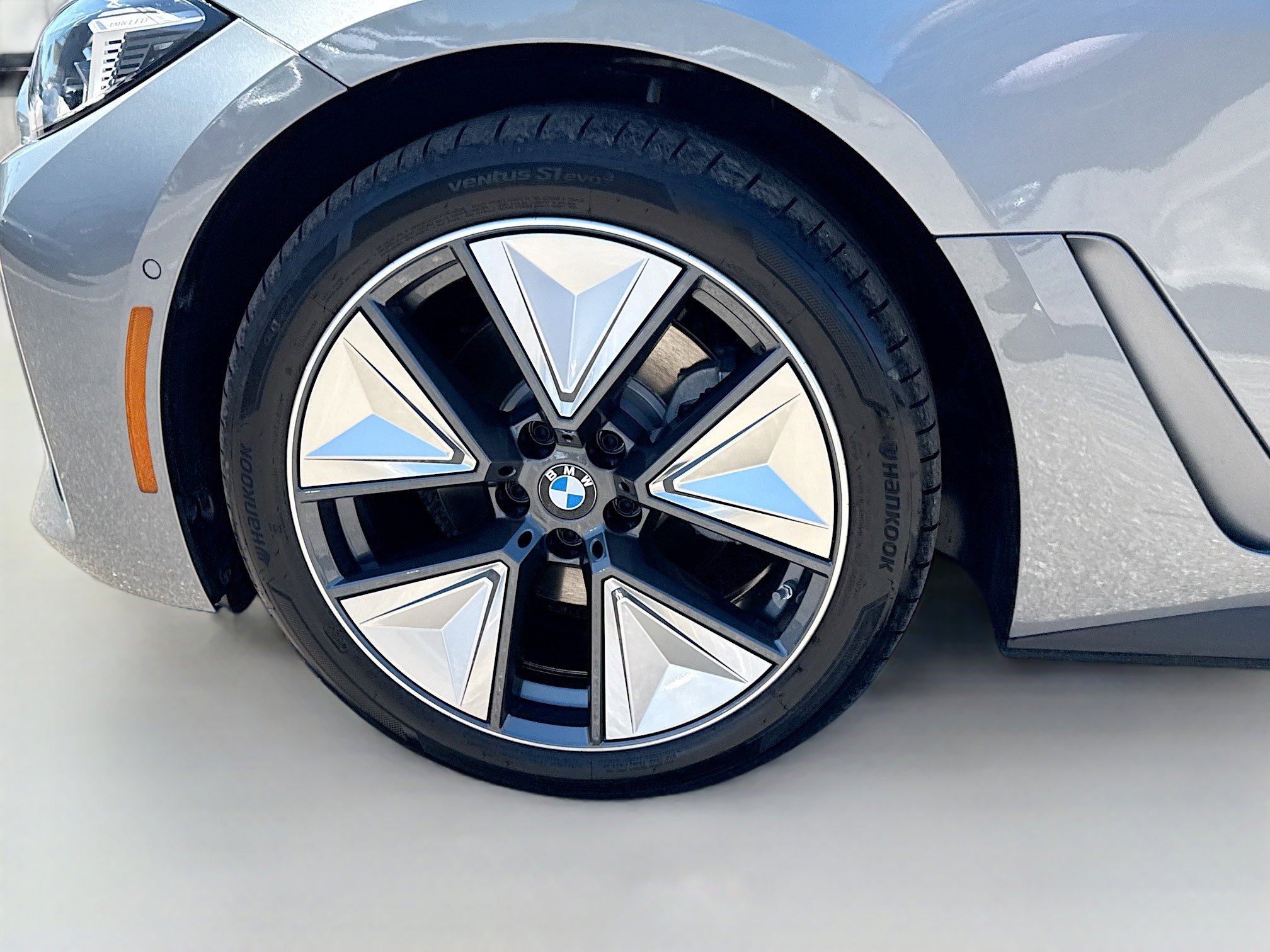 New 2026 BMW i4 eDrive40 w/ Parking Assistance Package image 41