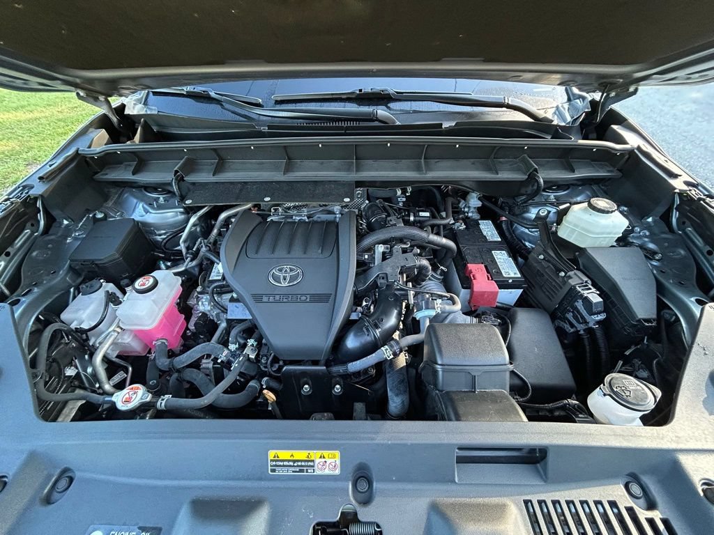 Used 2023 Toyota Highlander Limited FWD image 11