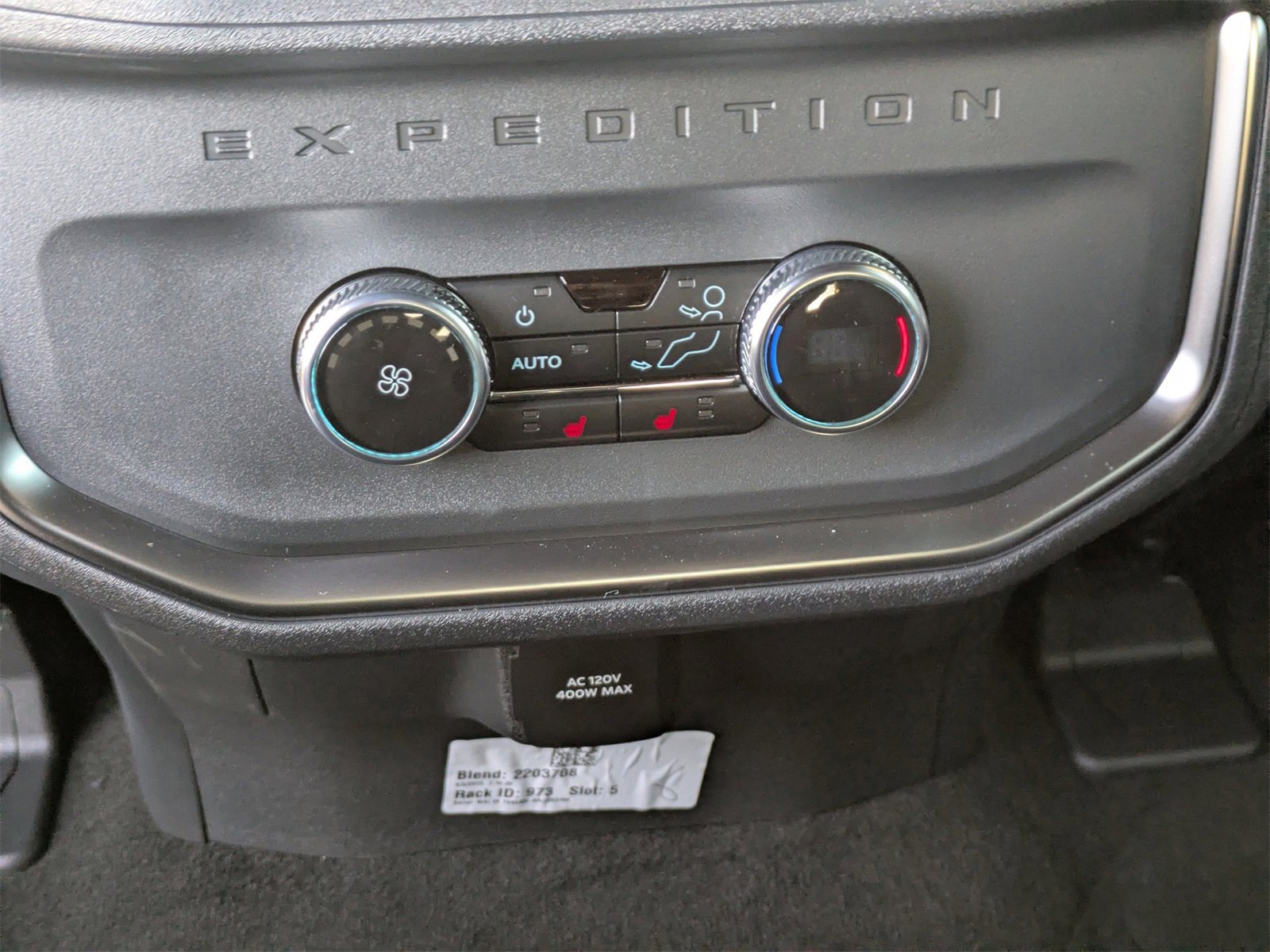 New 2025 Ford Expedition Platinum w/ Stealth Performance Package image 19