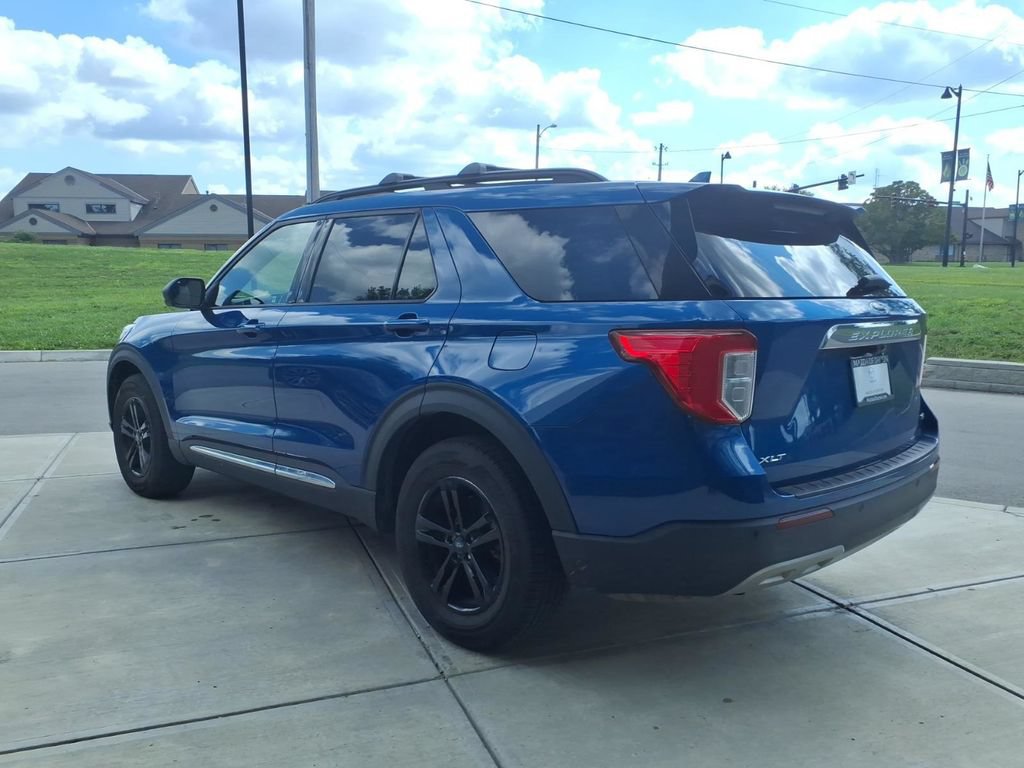 Used 2020 Ford Explorer XLT w/ Equipment Group 202A AWD/4WD image 5