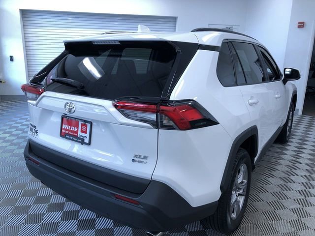 Used 2025 Toyota RAV4 XLE AWD/4WD image 35