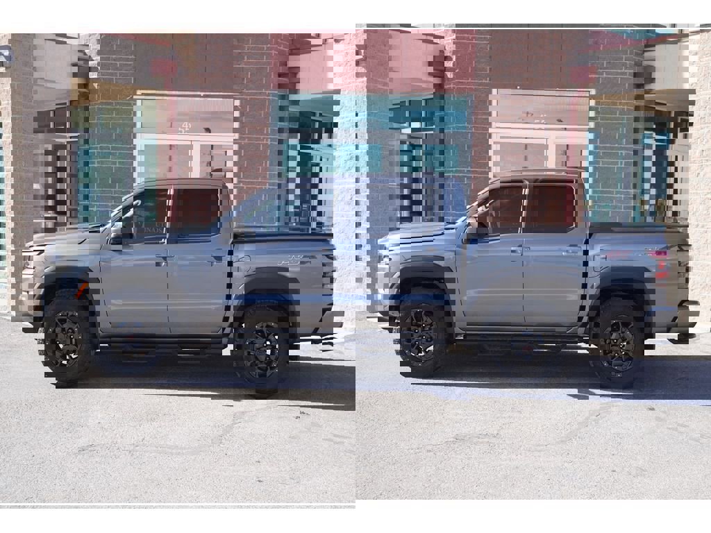 Used 2023 Nissan Frontier PRO-4X w/ Pro-4X Premium Package image 4