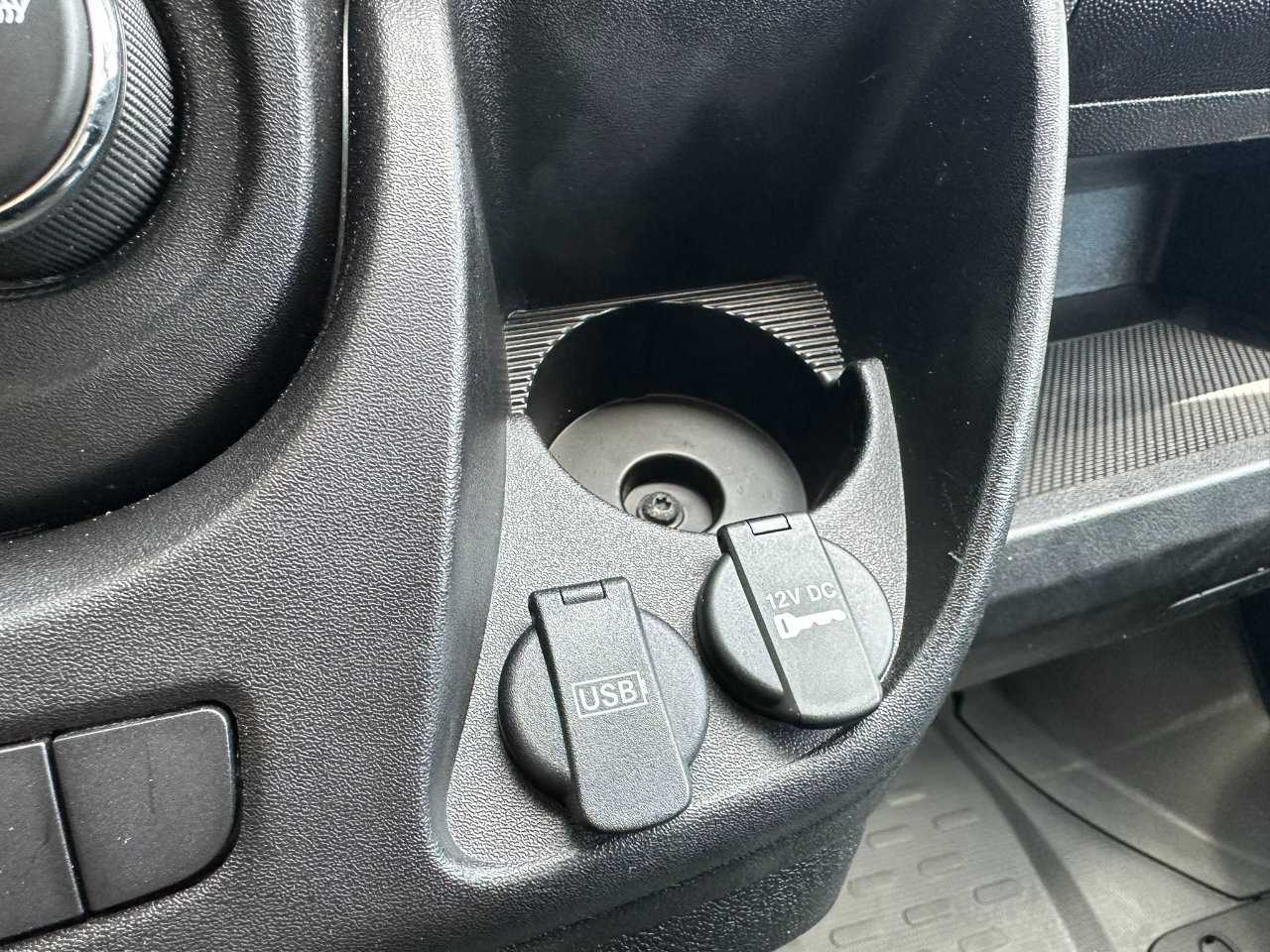 Used 2018 RAM ProMaster 3500 w/ Interior Convenience Group image 31