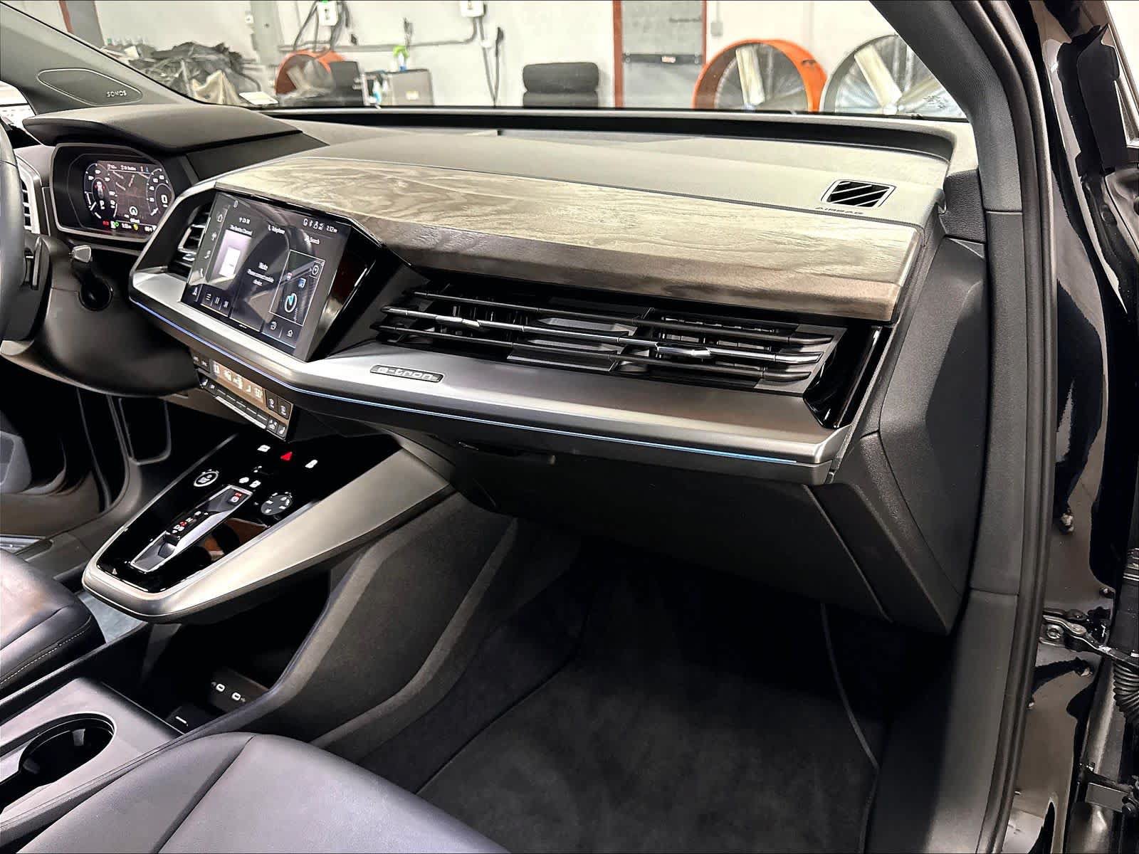 Used 2023 Audi Q4 e-tron Premium Plus w/ Premium Plus RWD image 17