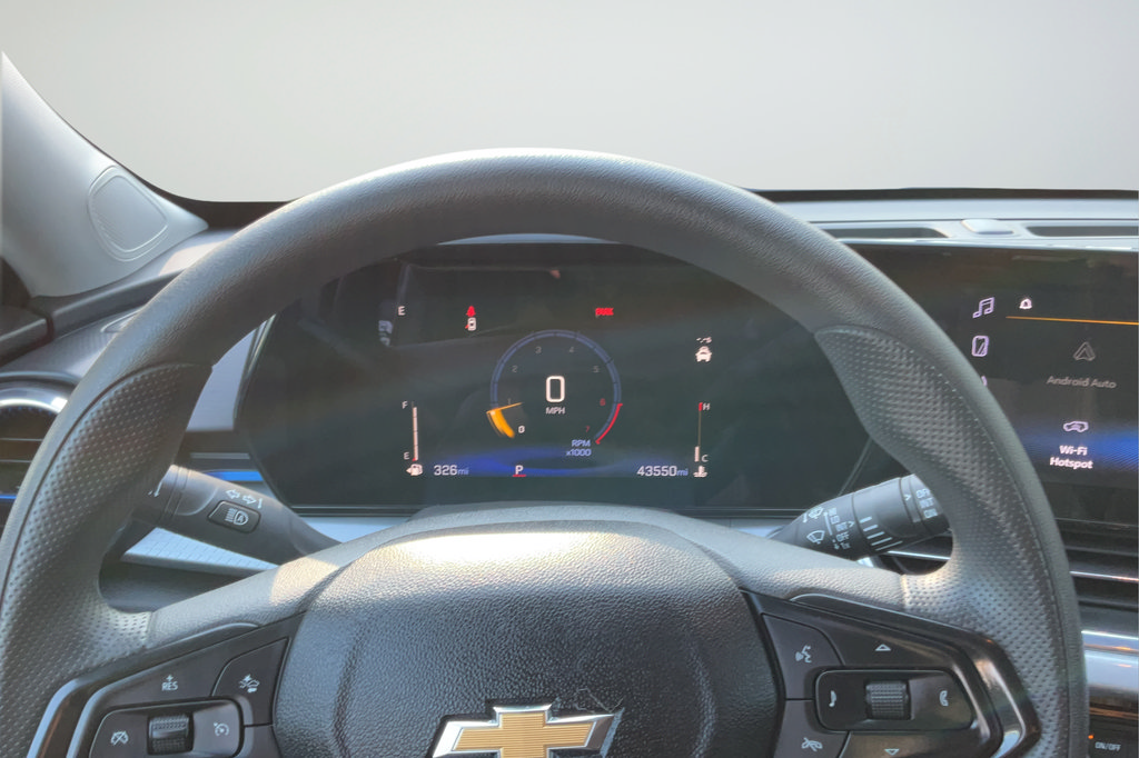 Certified 2025 Chevrolet Trax LT FWD image 14