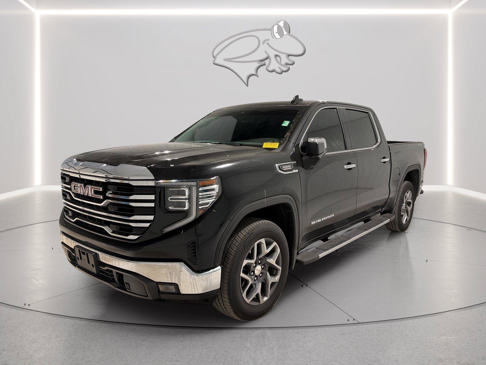 Used 2026 GMC Sierra 1500 SLT w/ SLT Premium Package AWD/4WD image 1