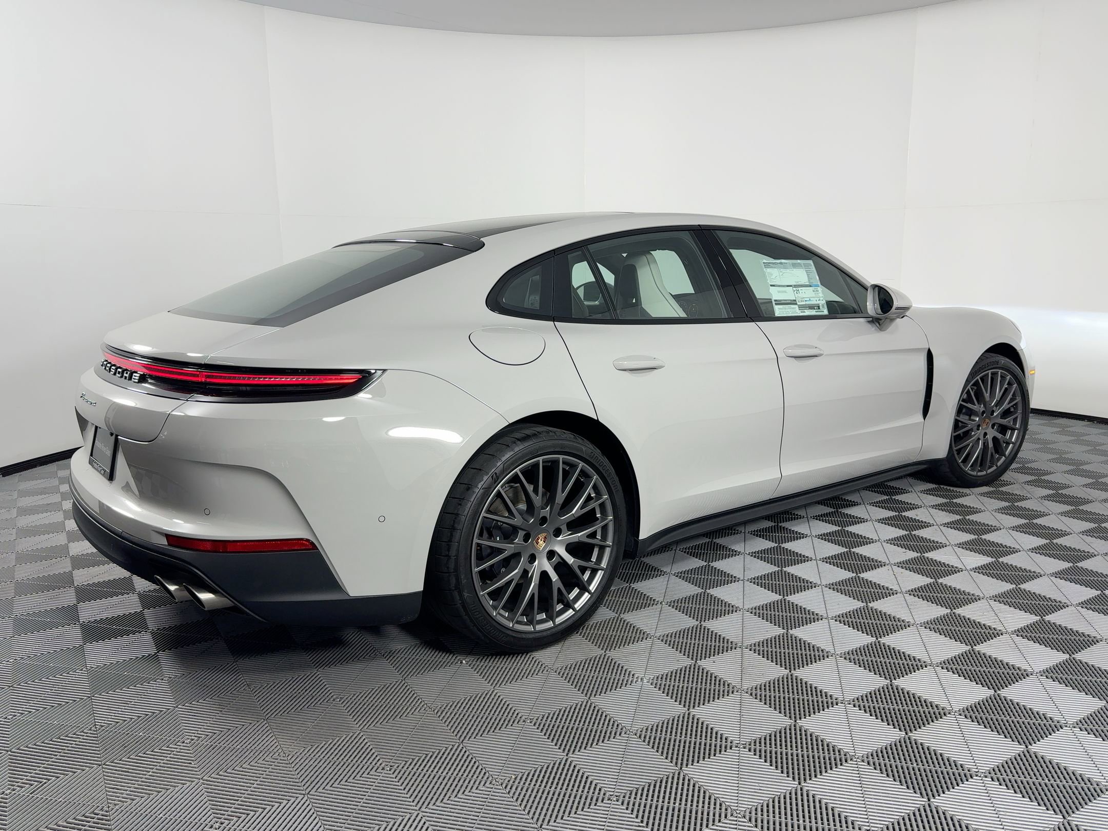 New 2026 Porsche Panamera image 9