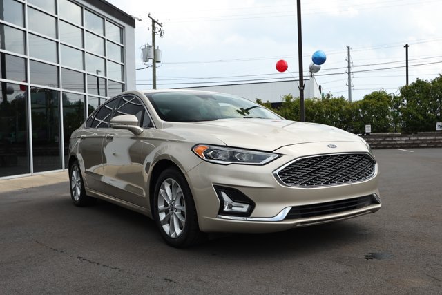 Used 2019 Ford Fusion Energi Titanium FWD image 3