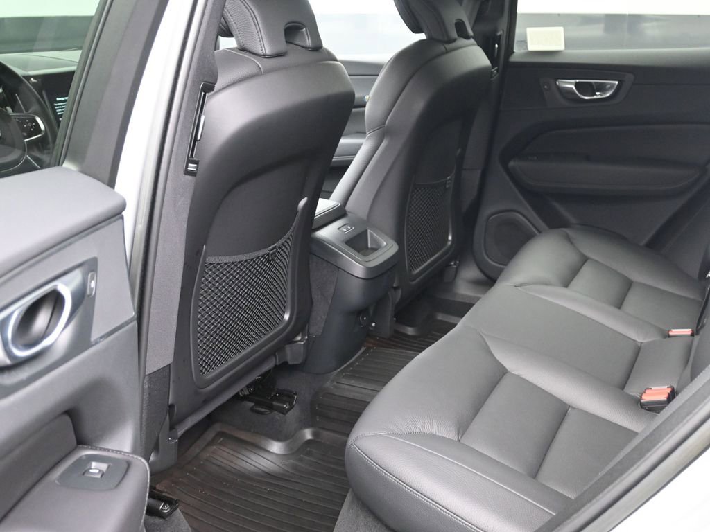 Used 2023 Volvo XC60 B5 Plus w/ Climate Package image 11