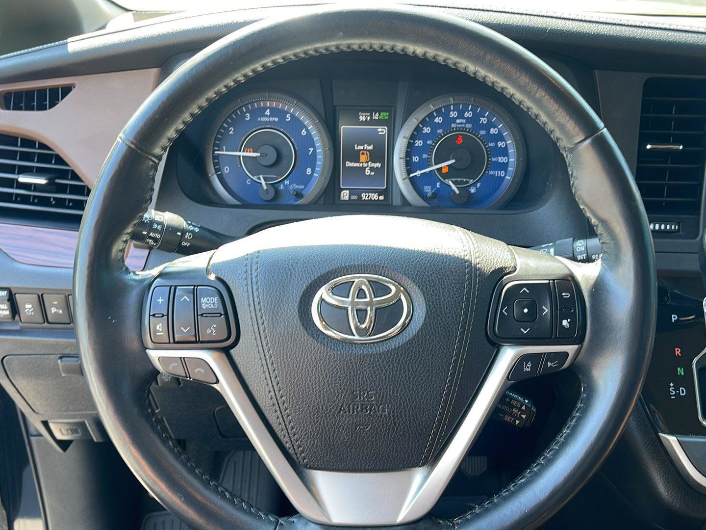Used 2020 Toyota Sienna Limited Premium FWD image 22