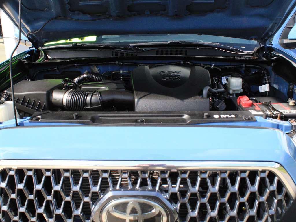 Used 2019 Toyota Tacoma TRD Sport AWD/4WD image 40