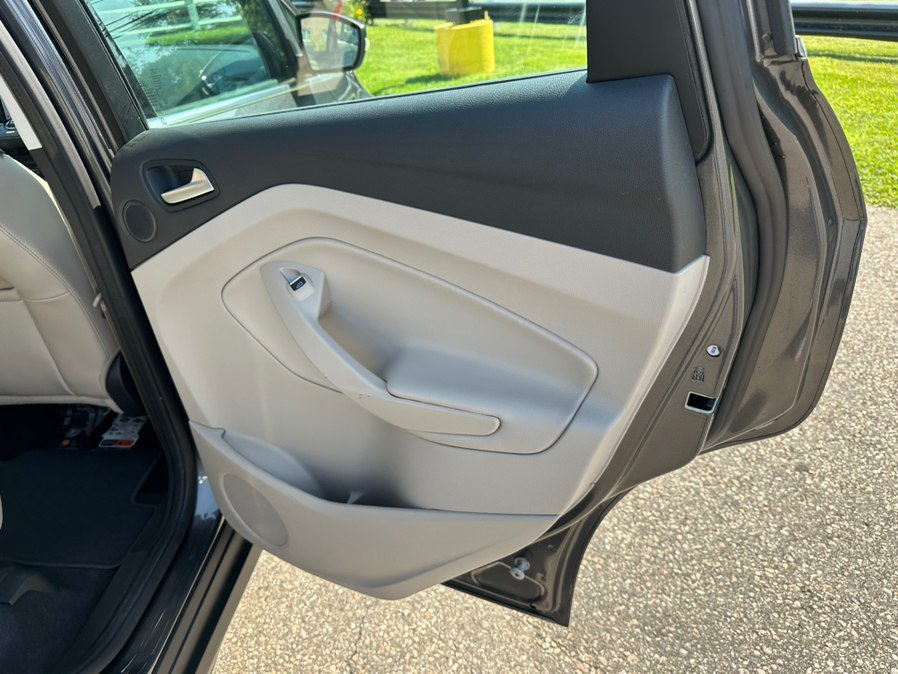 Used 2017 Ford C-MAX Titanium w/ Interior Protection Package FWD image 18