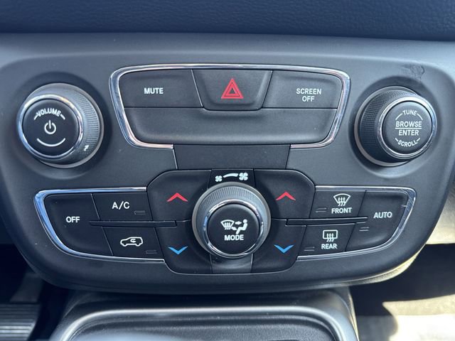 Used 2019 Jeep Compass Latitude FWD image 19