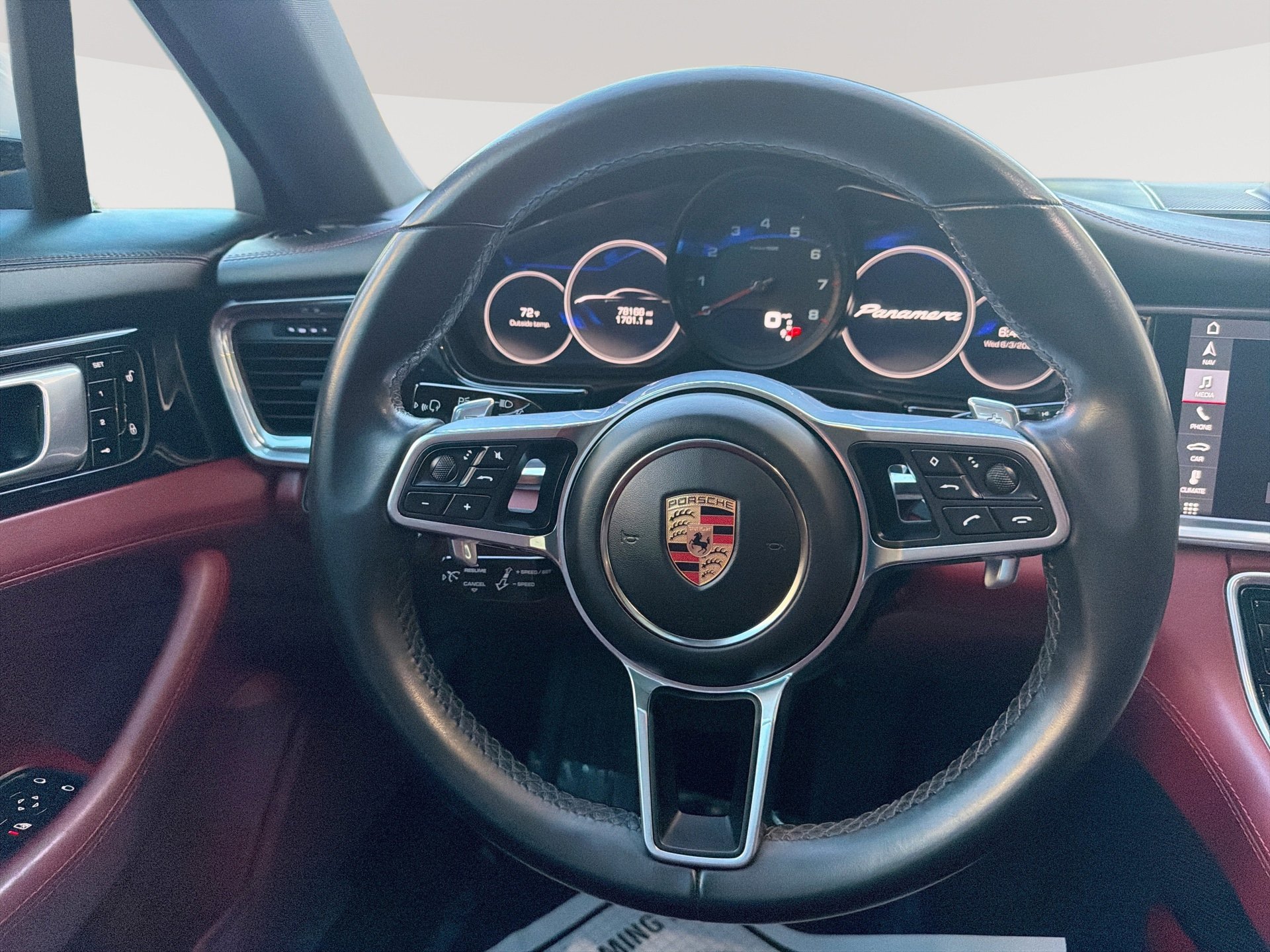 Used 2018 Porsche Panamera RWD image 11