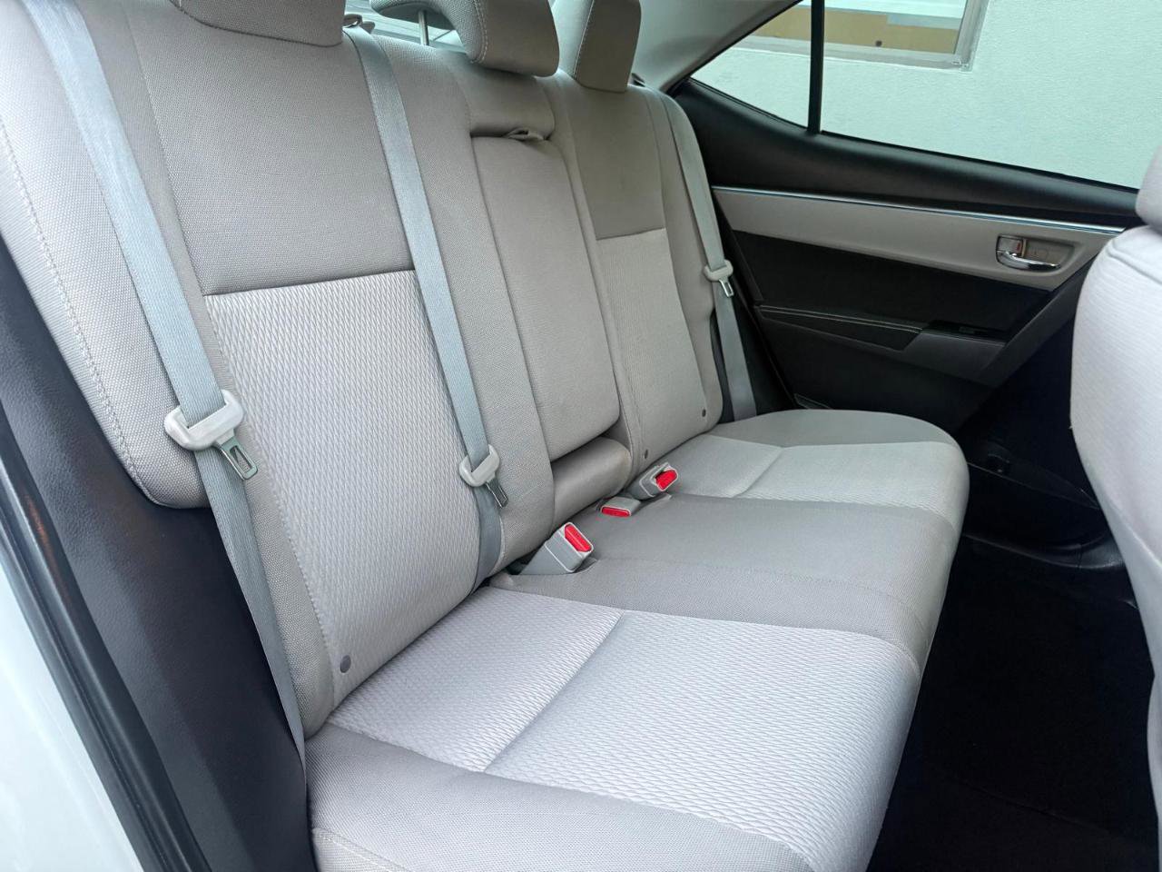 Used 2015 Toyota Corolla LE FWD image 26