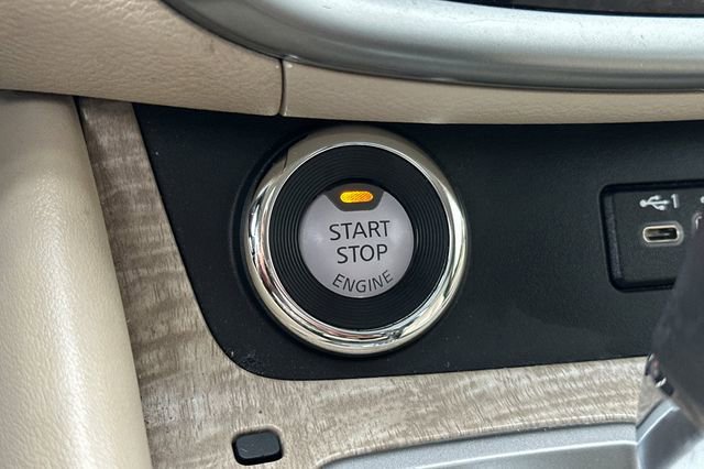 Used 2023 Nissan Murano SV image 25