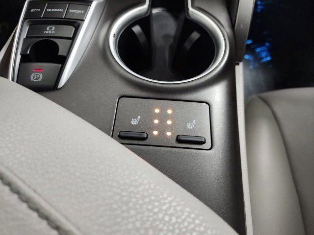 Used 2024 Toyota Camry XLE w/ Cold Weather Package image 33