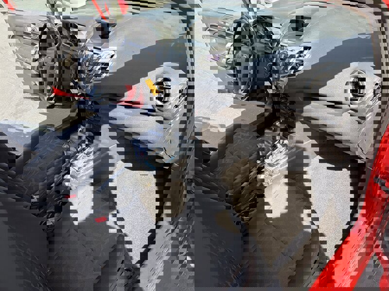 Used 2013 Ford Fiesta SE image 31