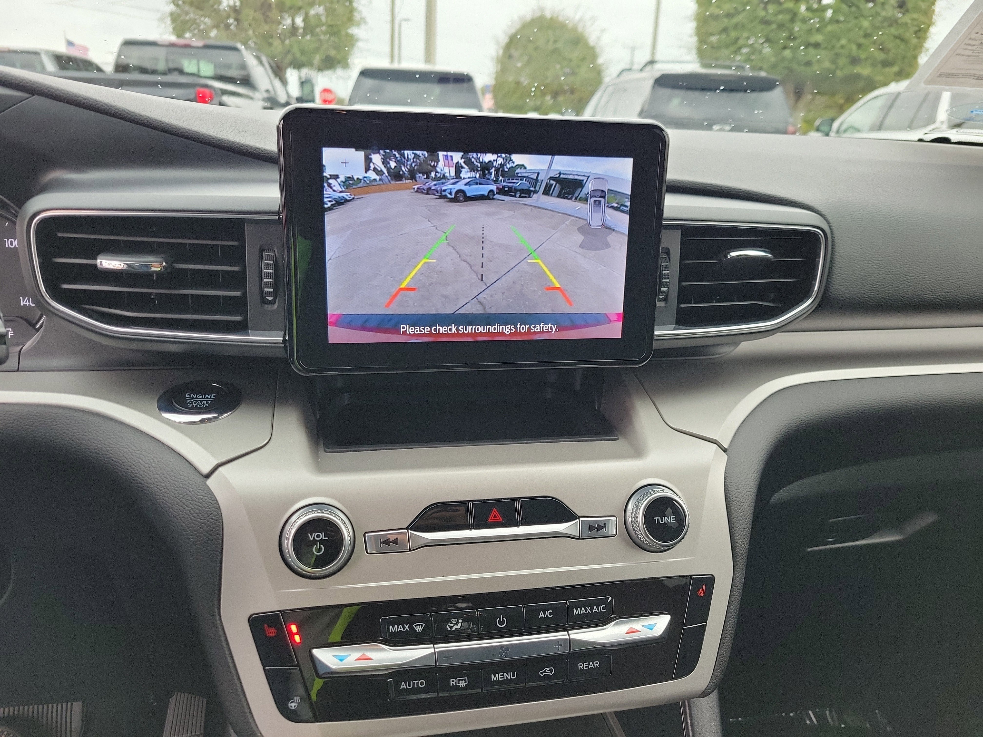 Used 2022 Ford Explorer XLT w/ Equipment Group 202A image 23