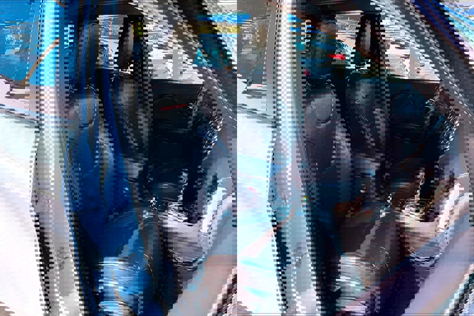 Used 2015 Jeep Cherokee Trailhawk w/ Comfort/Convenience Group image 9