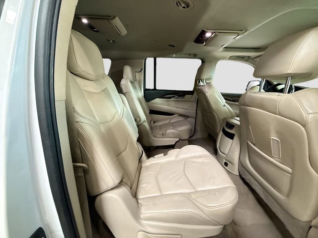 Used 2019 Cadillac Escalade ESV Luxury image 32